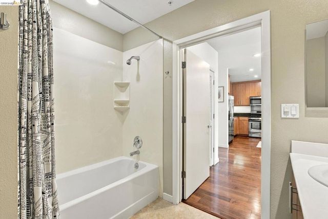 288 3rd st 408, Oakland, CA 94607