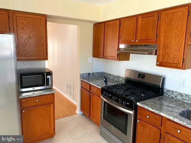 4216 FOX LAKE DR, Fairfax, VA 22033