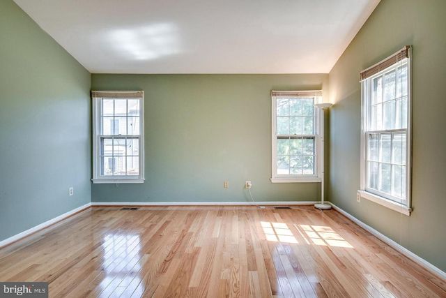 4216 FOX LAKE DR, Fairfax, VA 22033