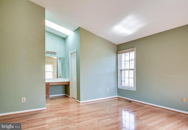 4216 FOX LAKE DR, Fairfax, VA 22033