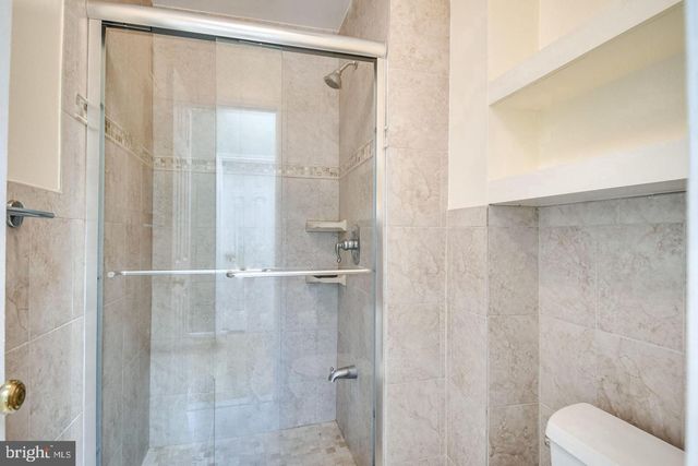 4216 FOX LAKE DR, Fairfax, VA 22033