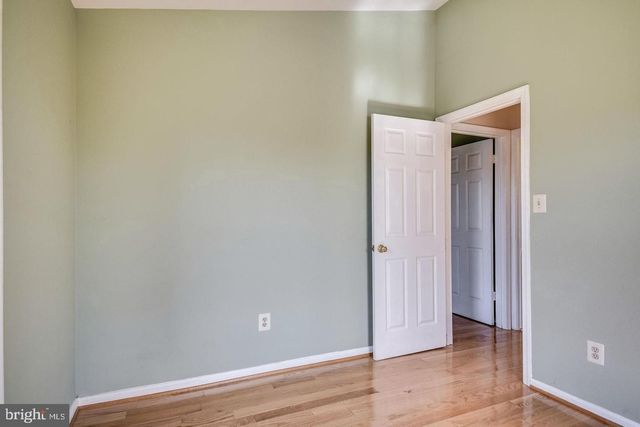 4216 FOX LAKE DR, Fairfax, VA 22033