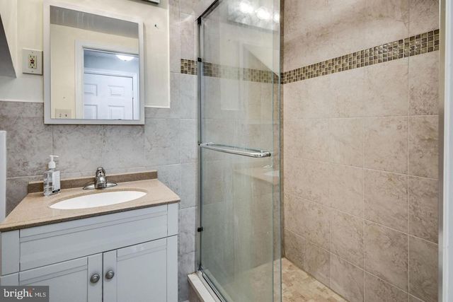 4216 FOX LAKE DR, Fairfax, VA 22033