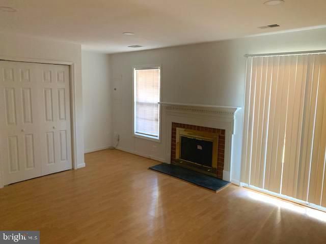 4216 FOX LAKE DR, Fairfax, VA 22033