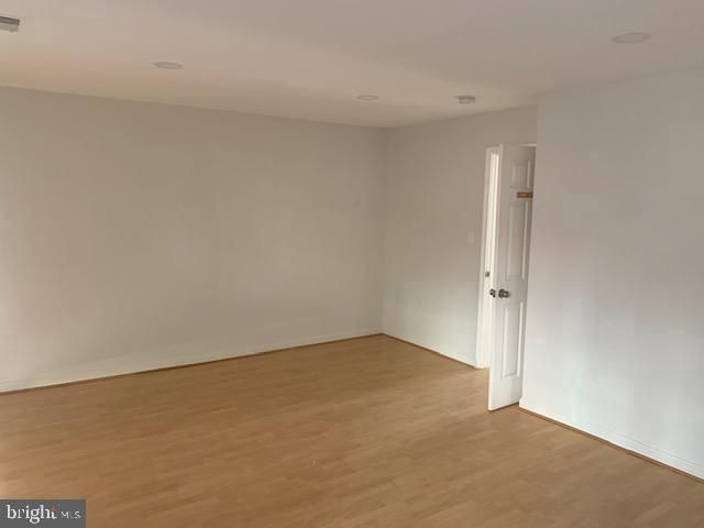 4216 FOX LAKE DR, Fairfax, VA 22033