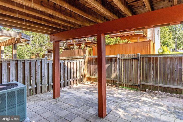 4216 FOX LAKE DR, Fairfax, VA 22033