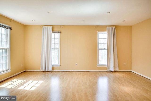 4216 FOX LAKE DR, Fairfax, VA 22033