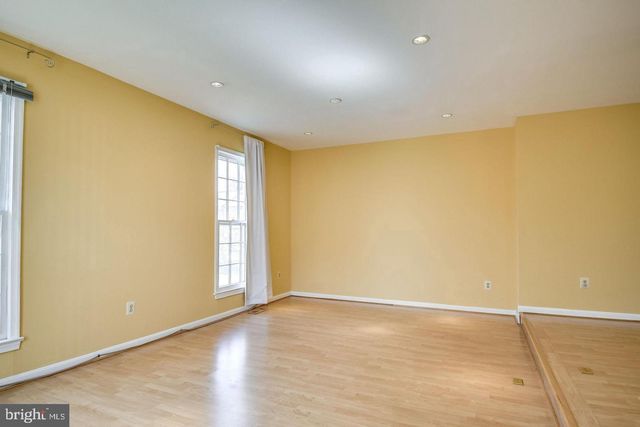 4216 FOX LAKE DR, Fairfax, VA 22033