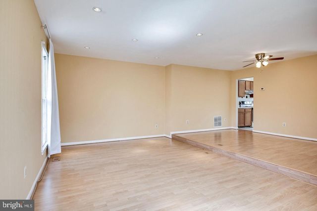 4216 FOX LAKE DR, Fairfax, VA 22033