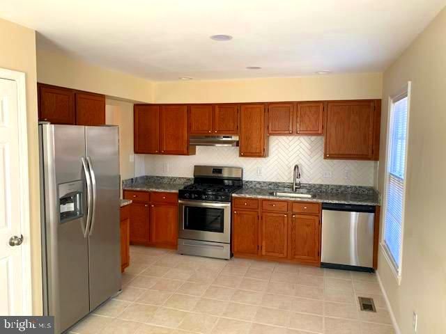 4216 FOX LAKE DR, Fairfax, VA 22033