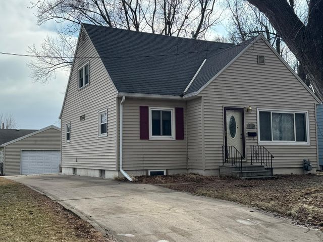 415 Mckinley Avenue, North Mankato, MN 56003
