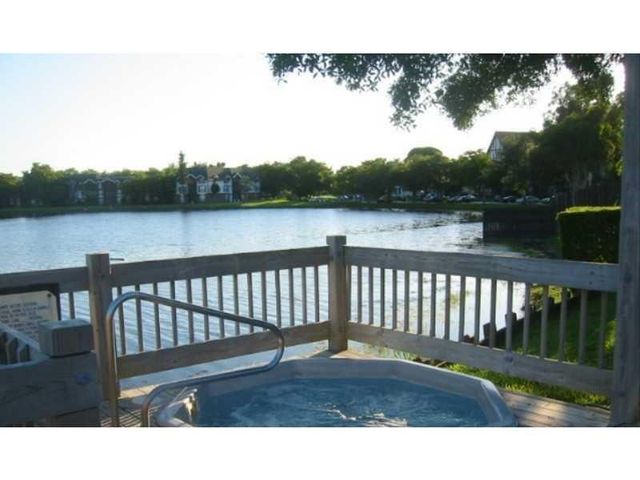 3650 Inverrary Drive 3Q, Lauderhill, FL 33319