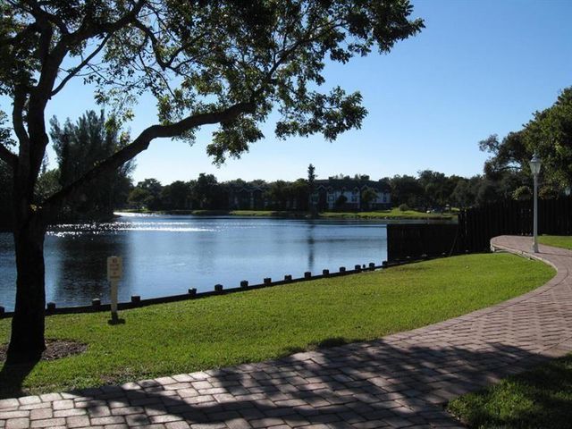 3650 Inverrary Drive 3Q, Lauderhill, FL 33319