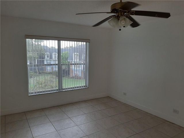 3650 Inverrary Drive 3Q, Lauderhill, FL 33319
