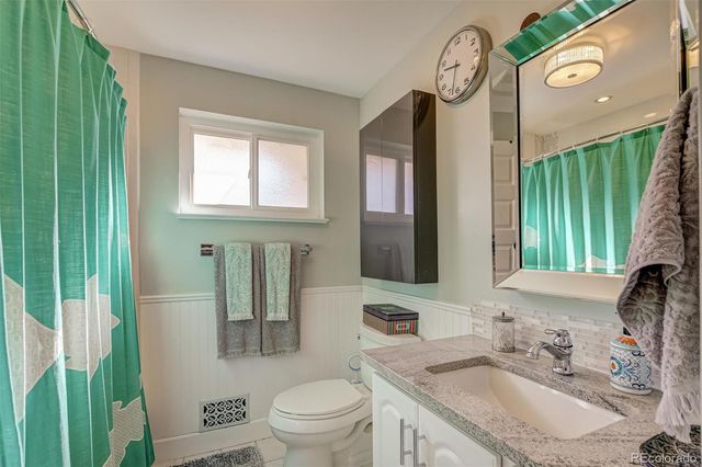 6688 S Wellington Court, Centennial, CO 80121