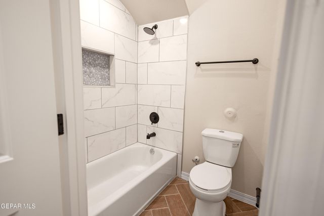 1445 Robert Parker white, Socorro, TX 79927