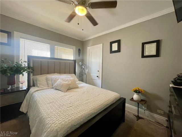 2117 Waterbury Road, Lakewood, OH 44107