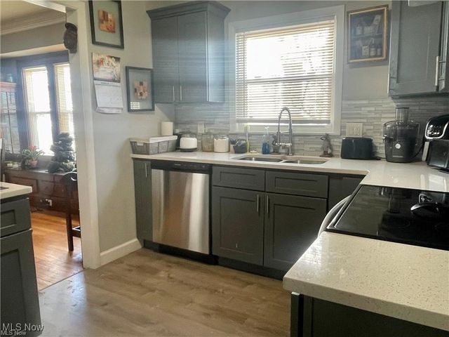 2117 Waterbury Road, Lakewood, OH 44107