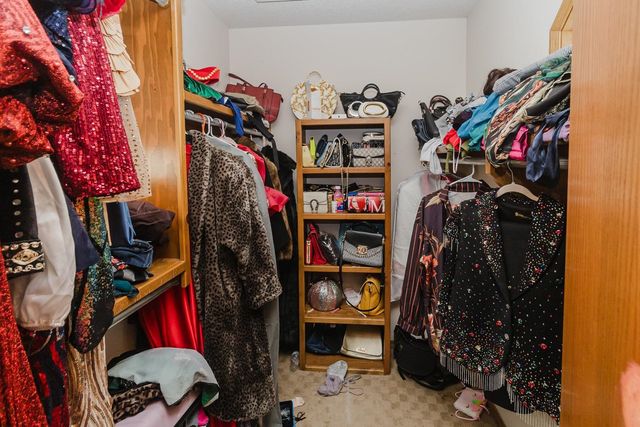 2414 N Baytree, Wichita, KS 67205