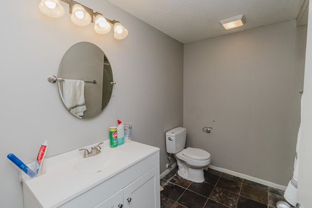 2414 N Baytree, Wichita, KS 67205