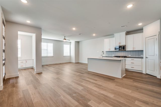 4553 Lamplights Drive, Celina, TX 75078