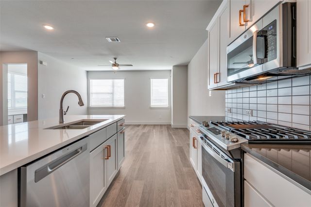 4553 Lamplights Drive, Celina, TX 75078