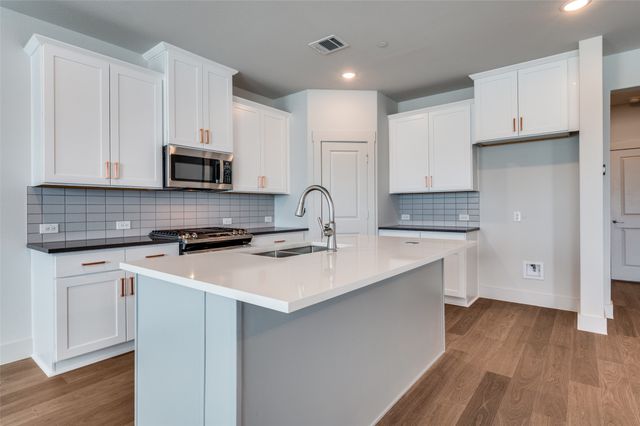 4553 Lamplights Drive, Celina, TX 75078