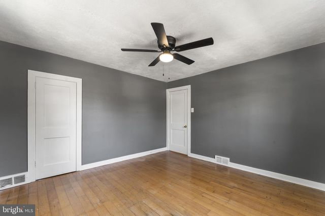 1038 LAWRENCE AVE, Darby, PA 19023