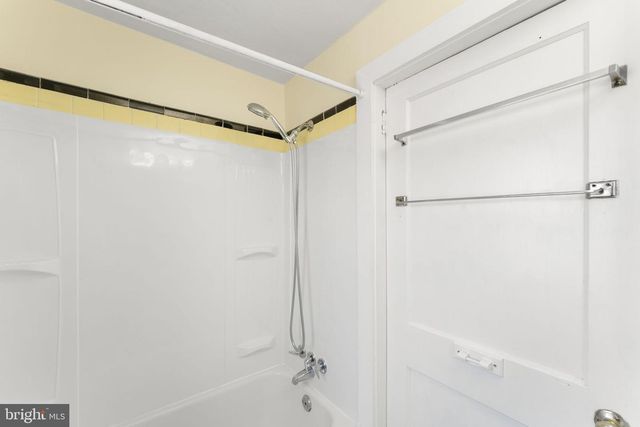 1038 LAWRENCE AVE, Darby, PA 19023