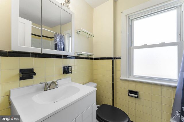 1038 LAWRENCE AVE, Darby, PA 19023