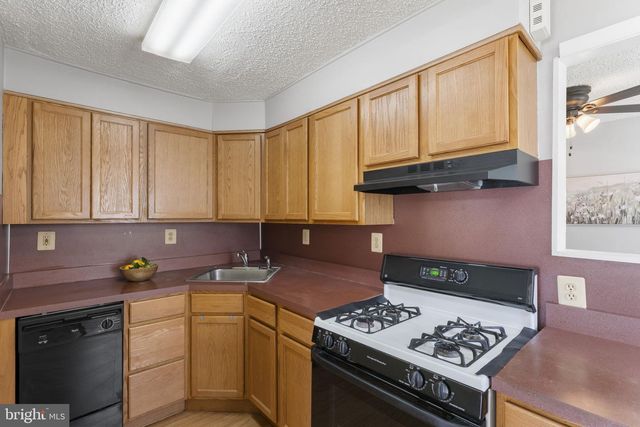1038 LAWRENCE AVE, Darby, PA 19023
