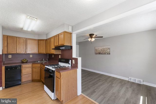 1038 LAWRENCE AVE, Darby, PA 19023