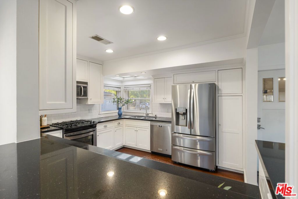 5410 Columbus Avenue, Van Nuys, CA 91411 — photo 5