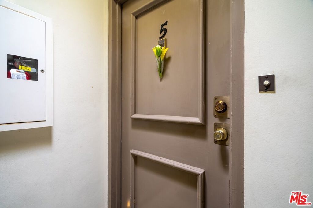 Image 20 of property listing at 1317 Stanford Street 5, Santa Monica, CA 90404