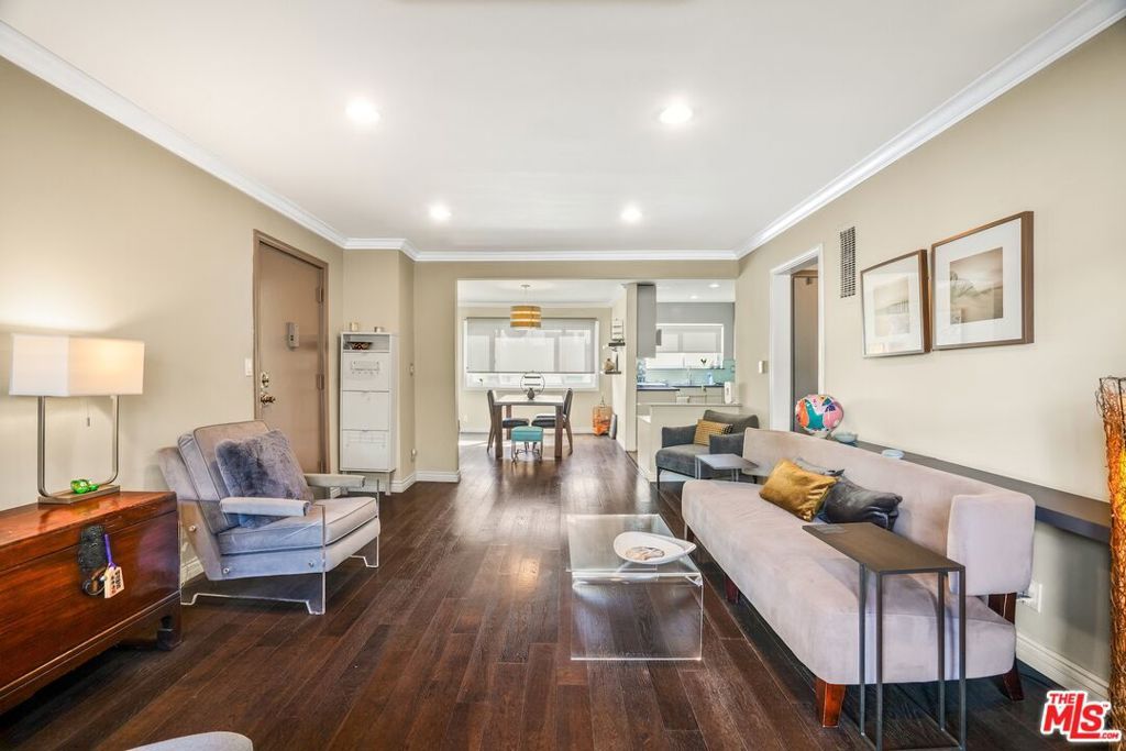 Image 3 of property listing at 1317 Stanford Street 5, Santa Monica, CA 90404