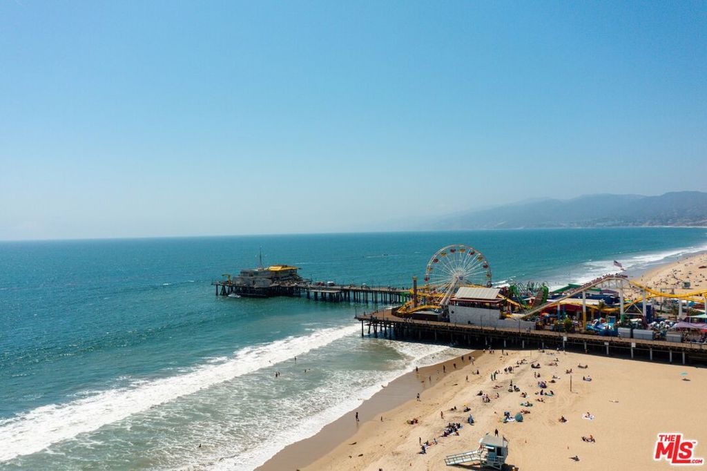 Image 36 of property listing at 1317 Stanford Street 5, Santa Monica, CA 90404