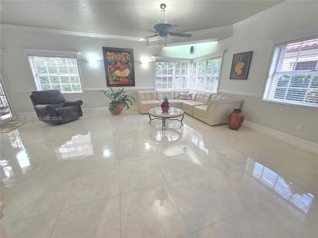 16422 NW 83rd Pl, Miami Lakes, FL 33016
