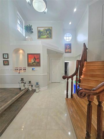 16422 NW 83rd Pl, Miami Lakes, FL 33016