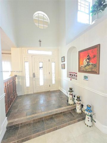 16422 NW 83rd Pl, Miami Lakes, FL 33016