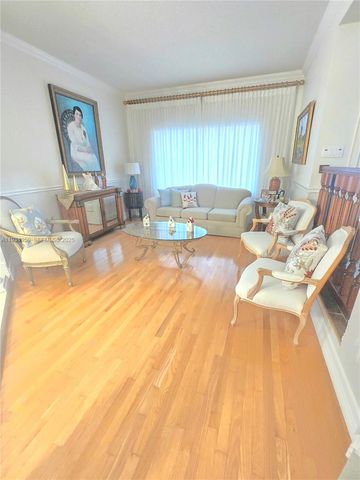 16422 NW 83rd Pl, Miami Lakes, FL 33016