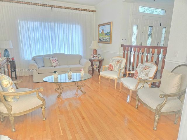 16422 NW 83rd Pl, Miami Lakes, FL 33016