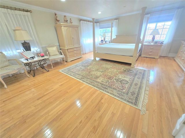 16422 NW 83rd Pl, Miami Lakes, FL 33016