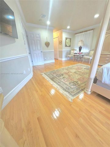 16422 NW 83rd Pl, Miami Lakes, FL 33016