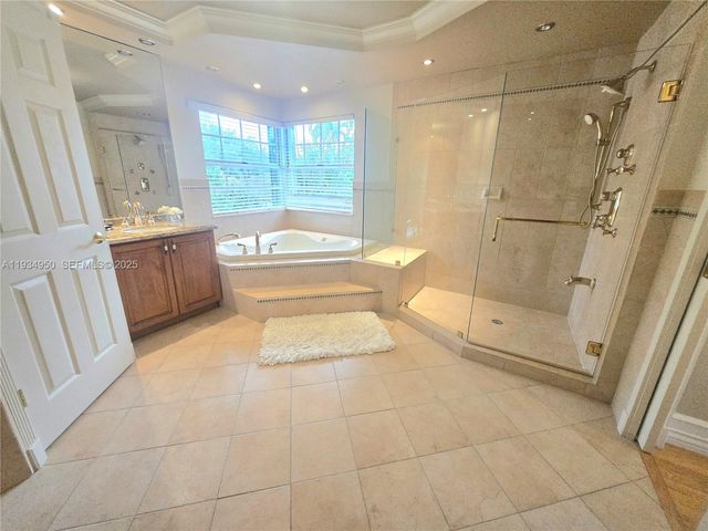 16422 NW 83rd Pl, Miami Lakes, FL 33016