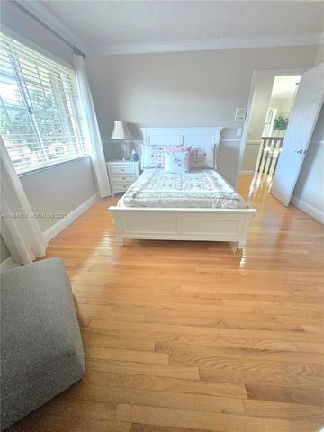 16422 NW 83rd Pl, Miami Lakes, FL 33016