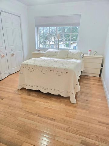 16422 NW 83rd Pl, Miami Lakes, FL 33016