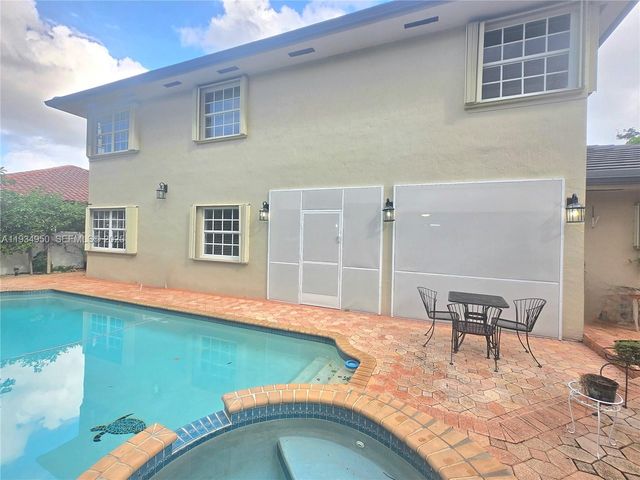 16422 NW 83rd Pl, Miami Lakes, FL 33016