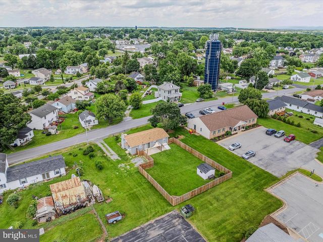 202 E 6TH AVE, Ranson, WV 25438