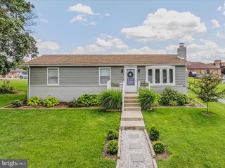 202 E 6TH AVE, Ranson, WV 25438