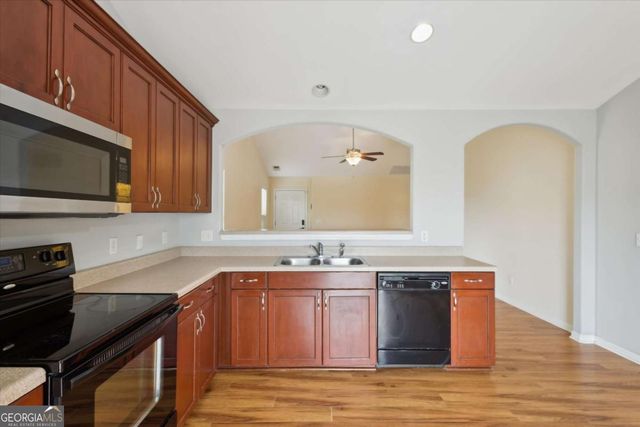 21 Millwood Lake Drive, Savannah, GA 31407